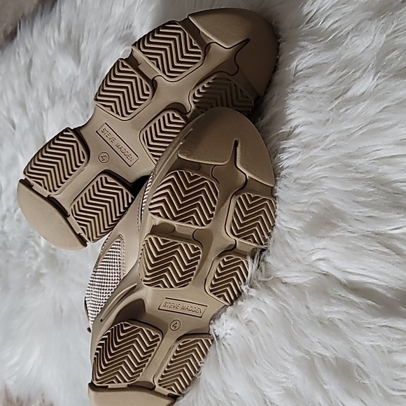 Steve Madden Tan Sneaker - Picture 4 of 4